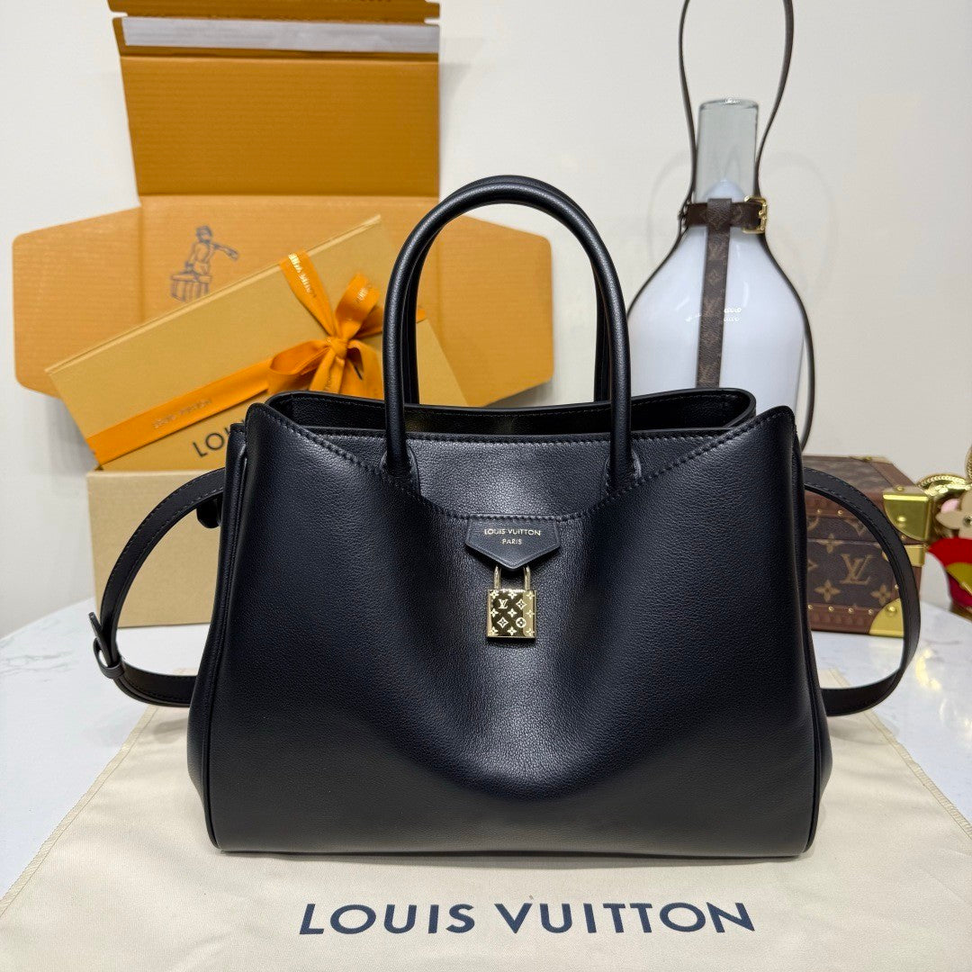 Louis Vuitton Vendôme Small Handbag Vendome  M26502 Black M27040 Gray Chip Cowhide Leather Fashionable Modern Clutch Tote Crossbody Bag Bags #195567
