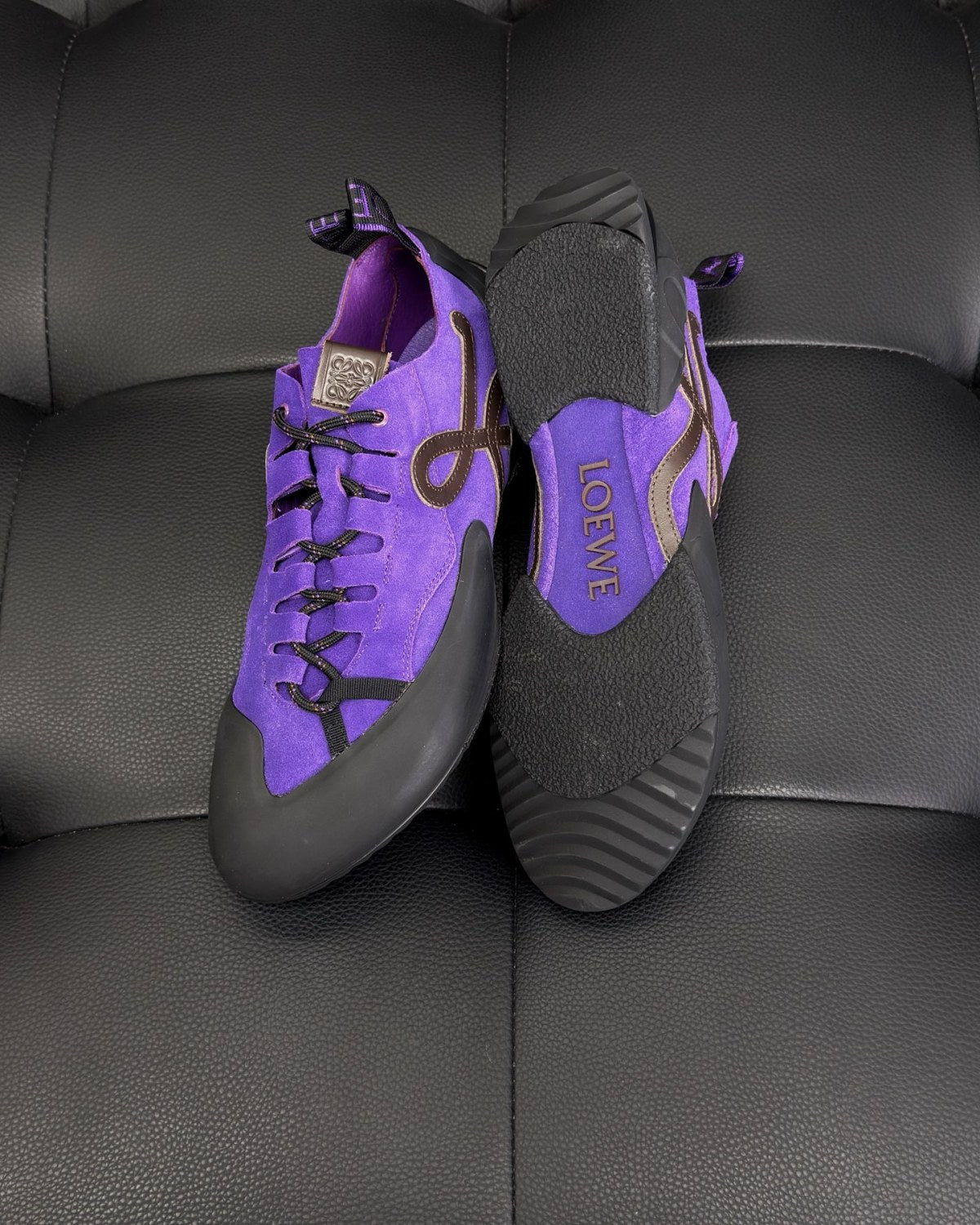 LOEWE Grip Sneaker in Calfskin Suede #381607