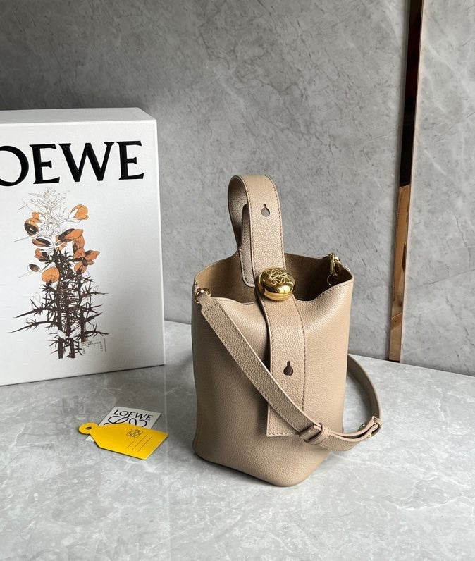 Loewe Mini Pebble Bucke #376317