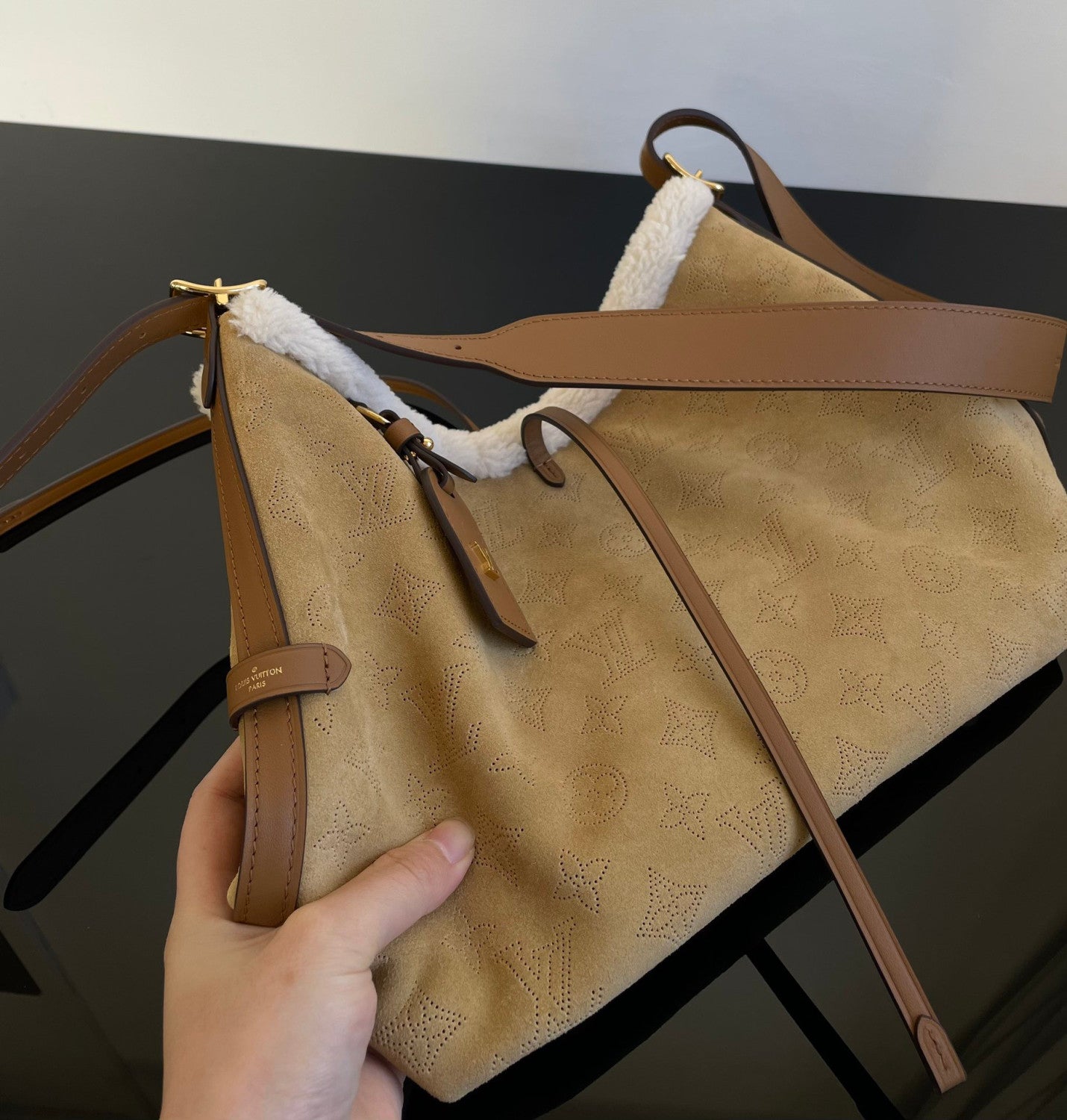 Louis Vuitton Women's CarryAll PM Mahina Handbags Adjustable Shoulder Strap Lace-up Closure Suede And Wool Trim Hand-held Shoulder Bag #333064