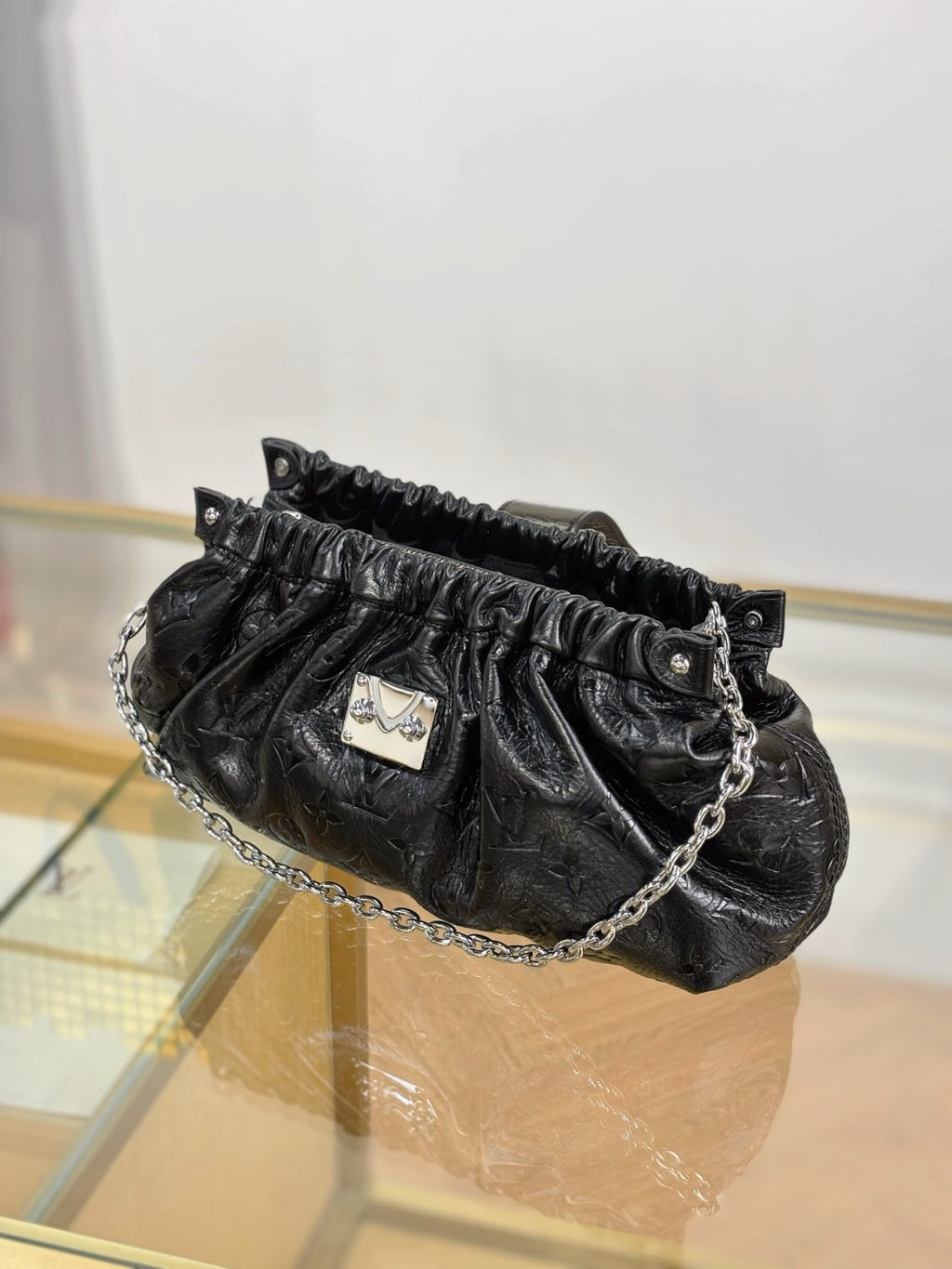 Louis Vuitton Pochette Sling PM H27 Women Handbags Trendy Black And Silver Chain Clutch Bag Bags #82425A