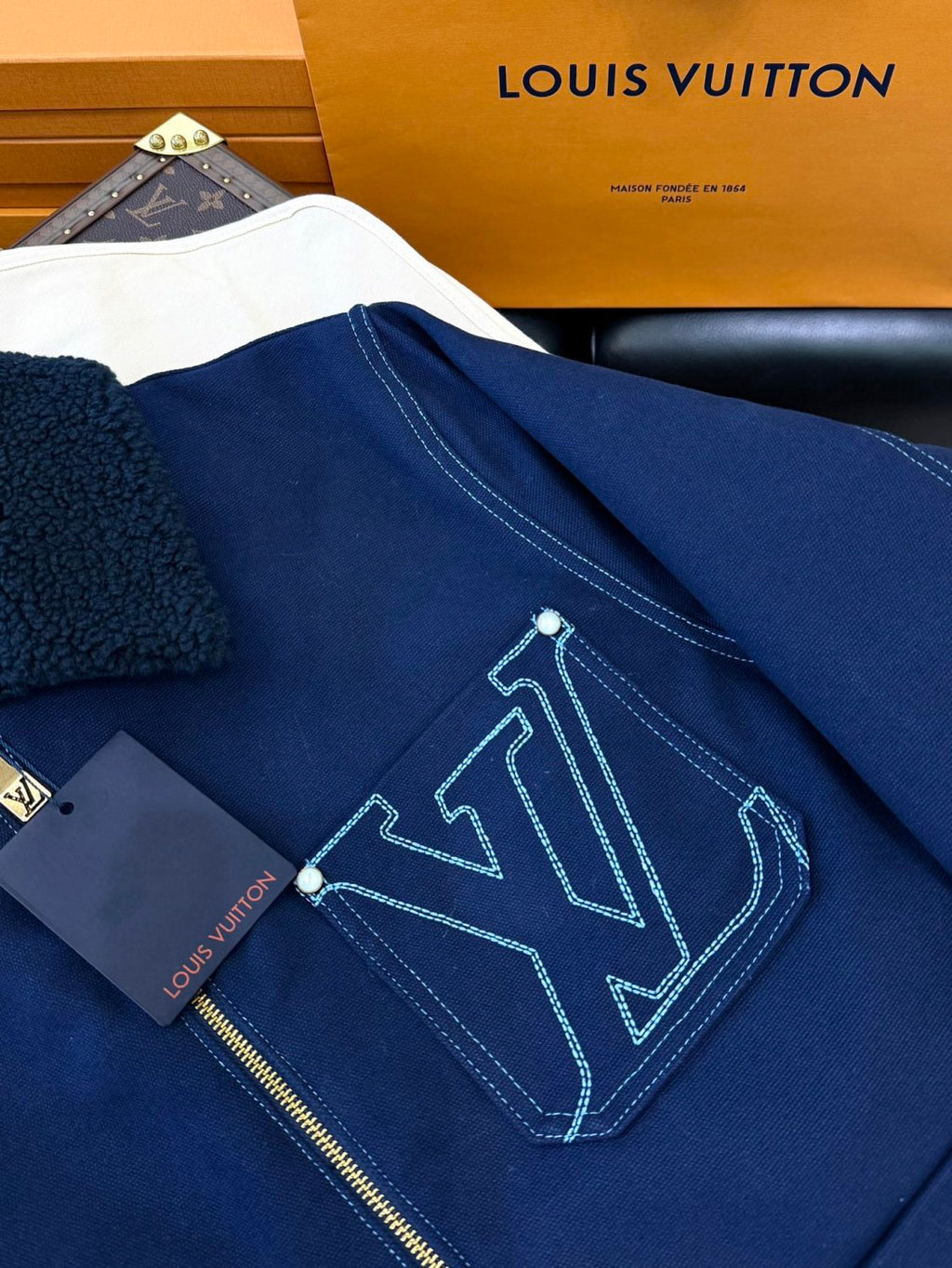 Louis Vuitton Men's Autumn and Winter Solid Color Lamb's wool Embroidered Logo Printed Zipper Closure Splicing Lapel Long Sleeve Jacket #74693