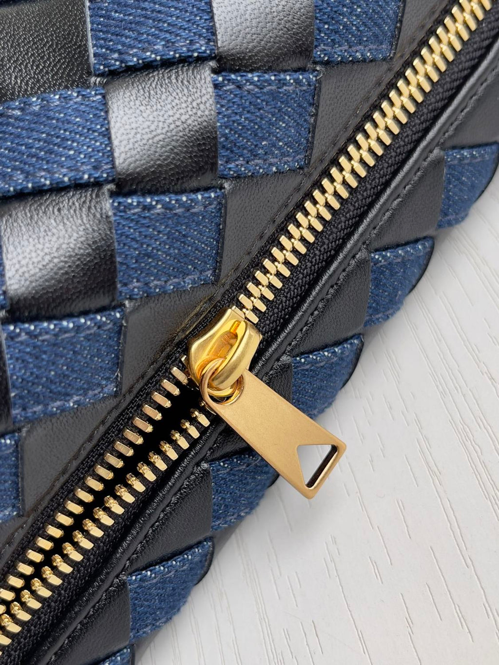 Bottega Veneta Wallace Women's Fashion Casual Color Block Knit Handbag With Adjustable Snap Closure And Zipper Opening Bag Bags 796393V48V14156 #79514
