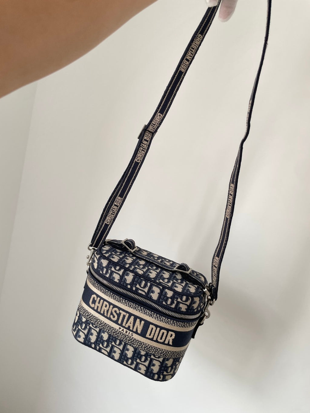 Dior Travel Vanity Makeup Bag Blue Monogram Canvas Embroidered Crossbody Bag A Vintage Elegant Clutch Bags #195915