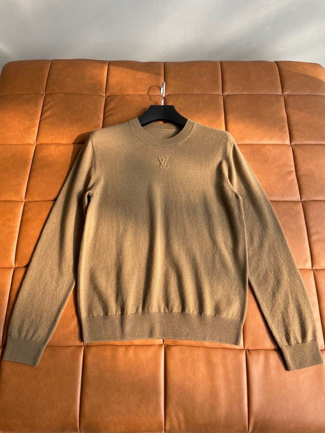 Louis Vuitton Men's Spring and Autumn Embossed Logo Solid Color Hooded Sweatshirt Pullover #97941