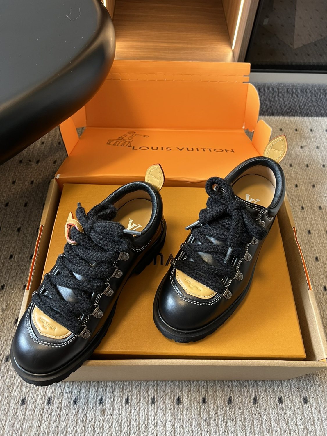 Louis Vuitton LV REMIX  Men's And Women's Spring/summer Fashion Casual Round Toe Lace Up Classic Printed Leather Casual Shoes Hiking Derby Shoes #78382
