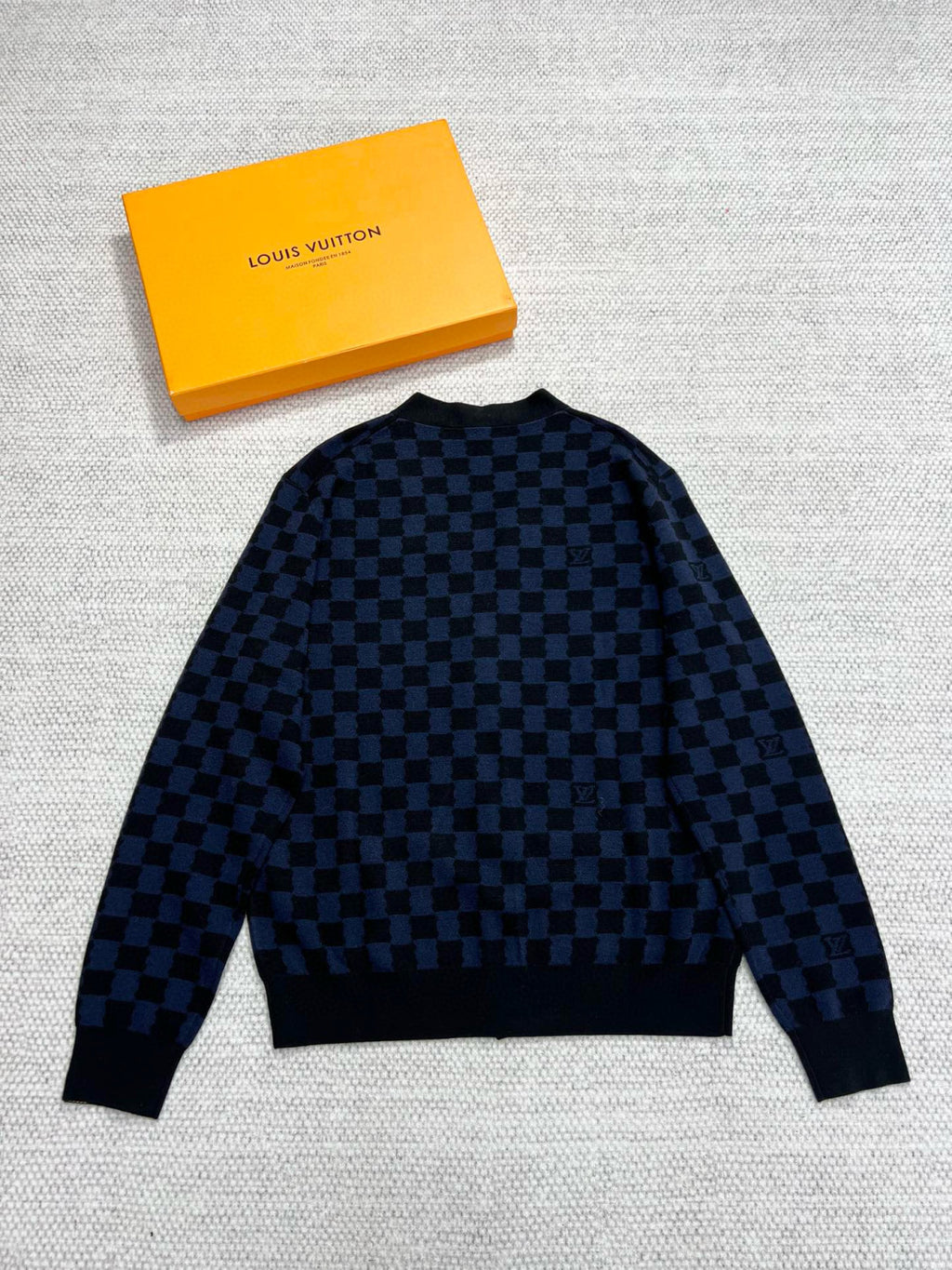 Louis Vuitton Men's Autumn And Winter V-neck Plaid Loose Wool Single Breasted Long Sleeved Jumper Jacket #99332