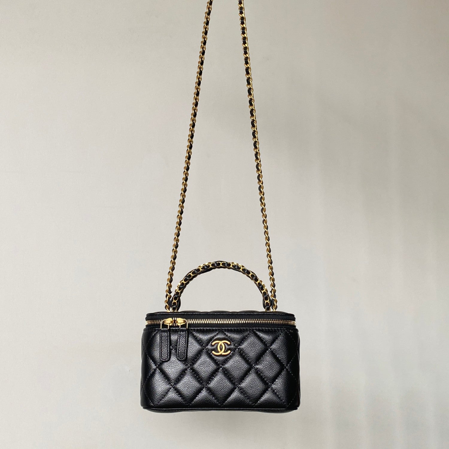 Chanel Women's Retro Vanity Series Solid Color Double C Adjustable Buckle Plaid Leather Shoulder Crossbody Casual Cosmetic Bag Bags #77895