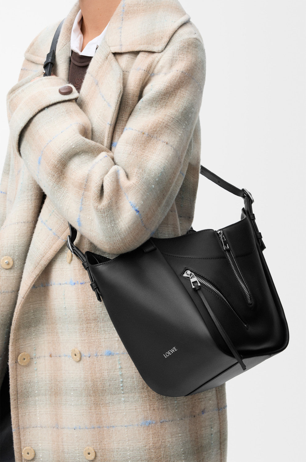 Loewe Hammock Flip Bag in Classic Calfskin #336658