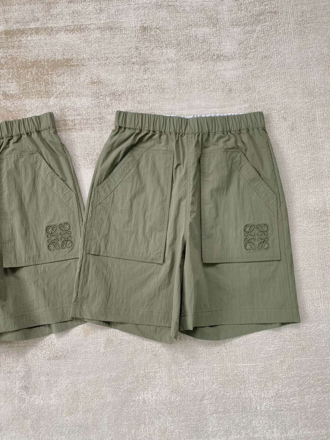 Loewe Men's and Women's Summer Solid Color Logo Embroidered Pocket Casual Shorts #99662