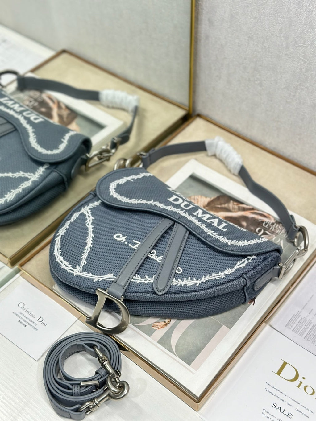 Dior Saddle Bag Blue Base With White' Book Cover' Embroidery ' Les Fleurs Du Mal' Motif Stirrup And D-ring Charm Vintage Silver-coloured Handbag Shoulder Bag And Crossbody Bags M0469VEHQ_M49I #197373