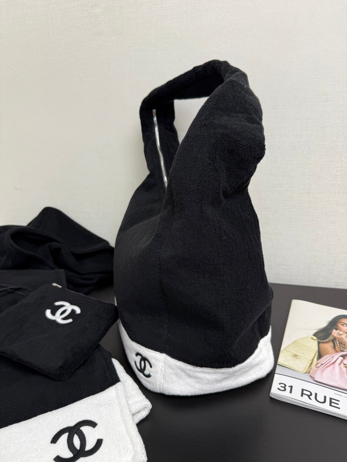Chanel 2026 Beach Bag Set Classic Black And White Colorway Large Capacity (45 X 60 X 20 Cm) Mini Wallet (17 X 20 Cm) Beach Towel (170 X 103 Cm) Bags #196926