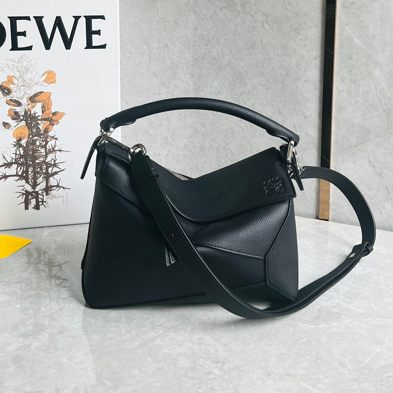 Loewe Women's Fashion Classic Solid-Color Grained Cowhide Small Shoulder Bag Handbag Crossbody Bag Bags #78824