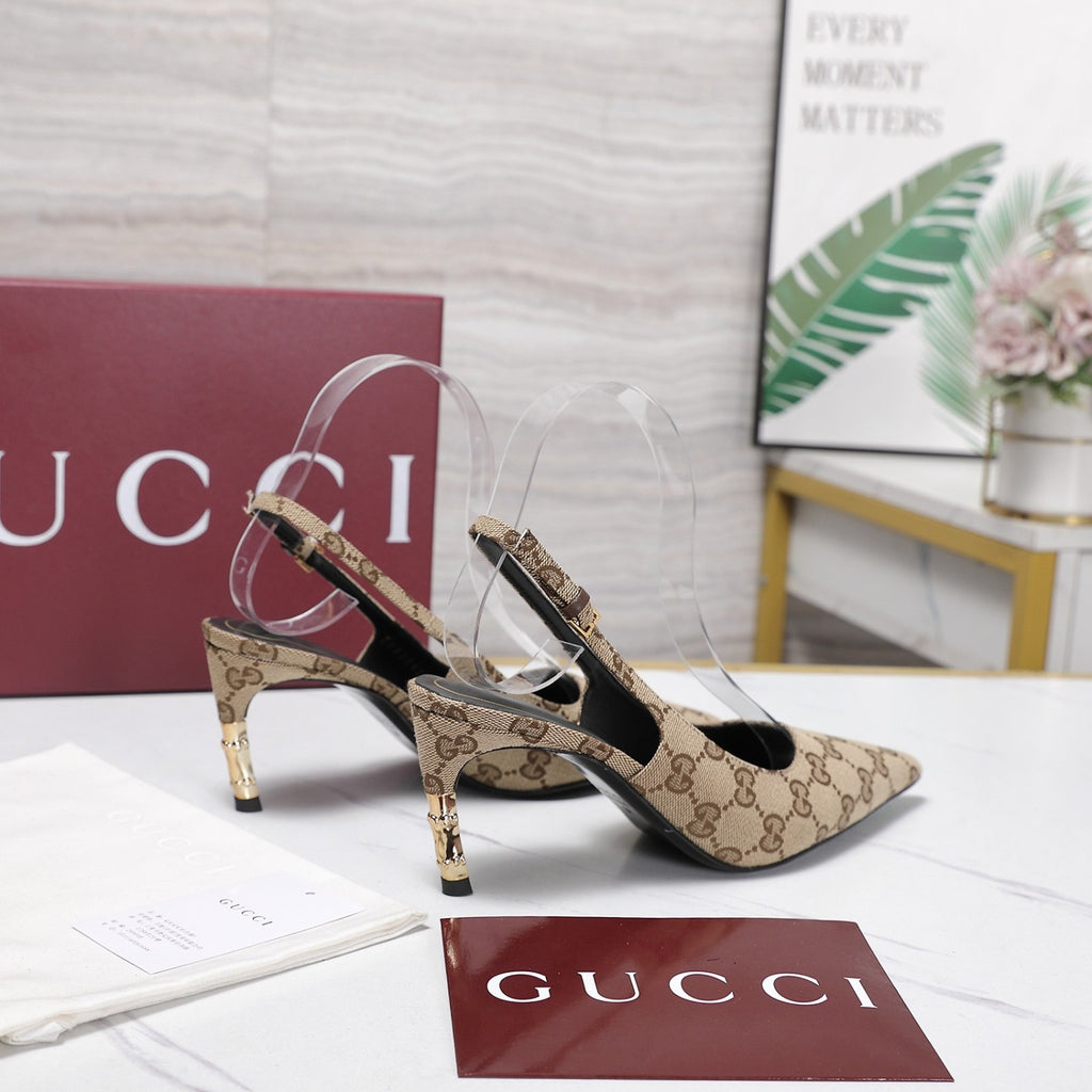 Gucci Cowhide Chain Decoration Horseshoe Heel Sandals #387647