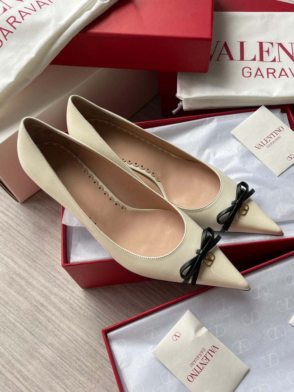 Valentino Women's Spring/Fall Classic Pointed Toe Covered Toe Bow V-Logo Sandals 4cm Heel Height Shoes #78843