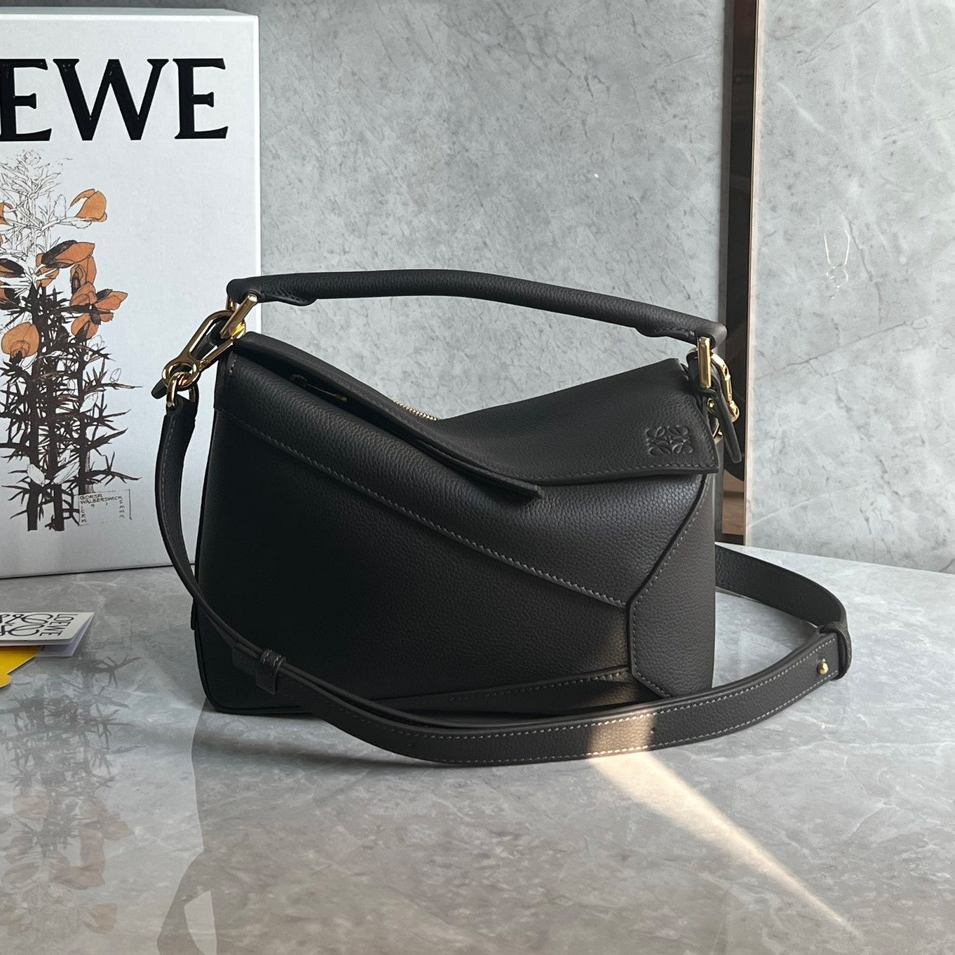 Loewe Women's Fashion Classic Solid-Color Grained Cowhide Small Shoulder Bag Handbag Crossbody Bag Bags #78824