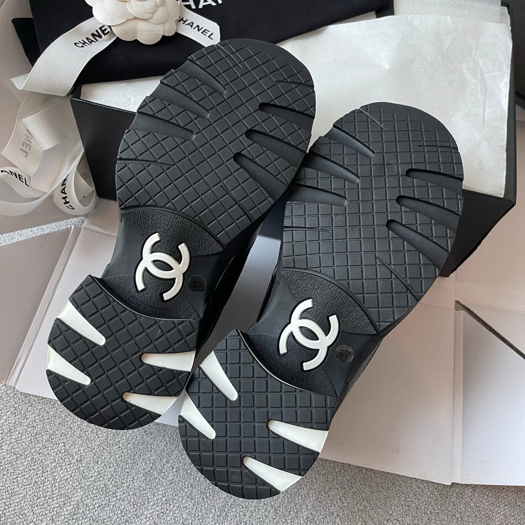 Chanel Sneakers Mixed Fibers Shiny Calfskin Suede Calfskin #335039