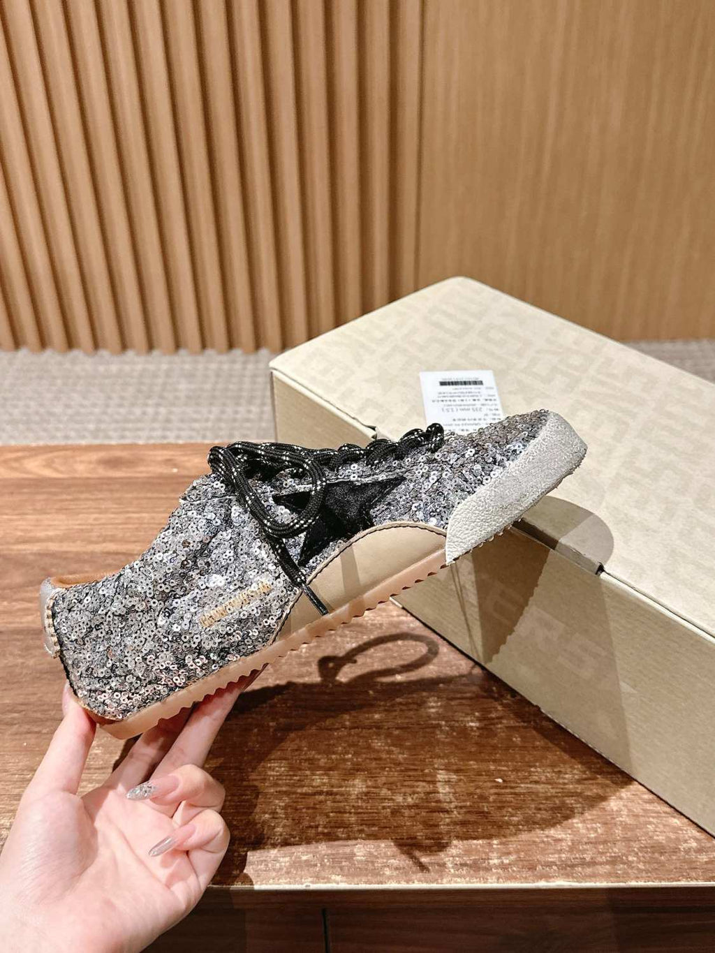 Golden Goose Women's Spring/summer Fashion Casual Round Toe Lace Up Leather Low Top Sequined Shoes Thin Sole Design Everyday Versatile Casual Shoes #78511