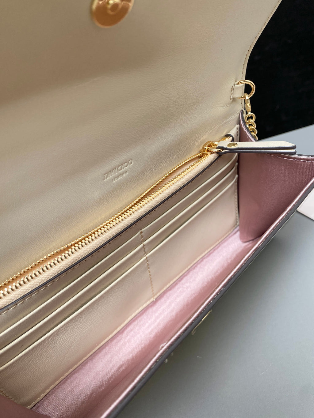 JIMMY CHOO Clutch Bag Mirror Finish Leather Magnetic Closure Detachable Chain Strap Versatile And Practical Bag Bags #197451
