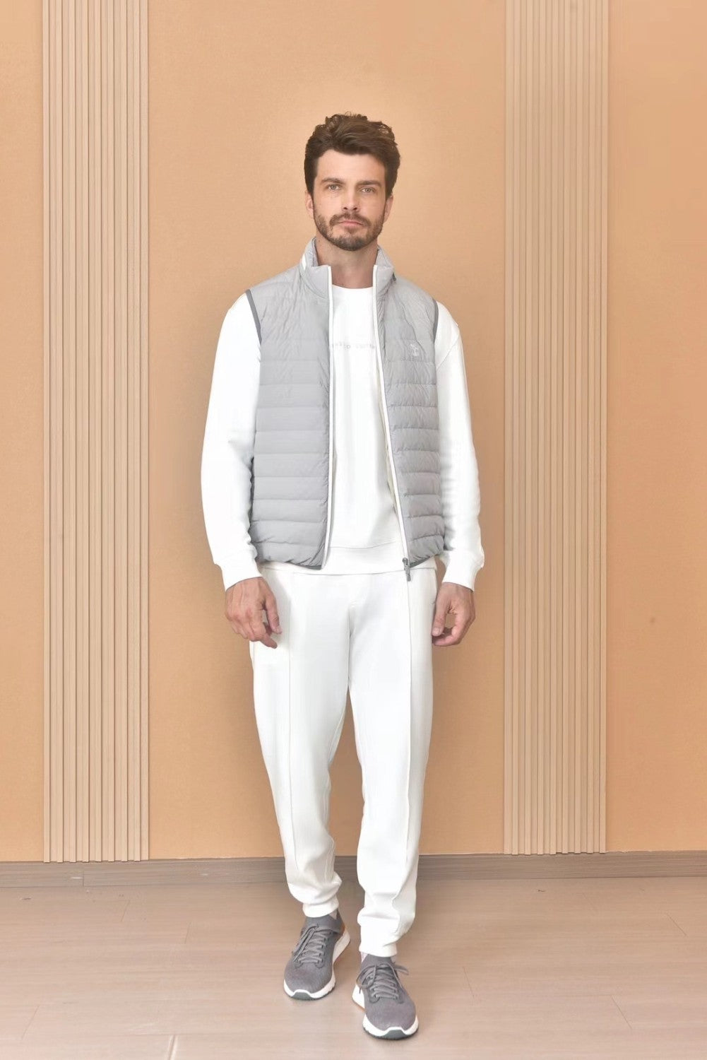 Brunello Cucinelli Men's Logo Embroidered High Neck Zipper Solid Color Fitted Straight Sleeveless Down Vest Ngvp #9665