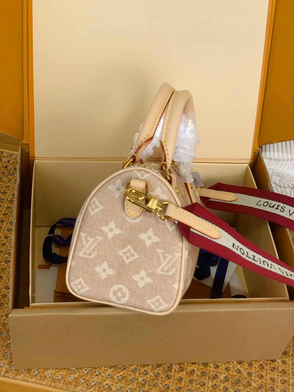 LOUIS VUITTON SPEEDY BANDOULIÈRE 20 Bag Monogram Canvas LV Travels X Grace Coddington Collaboration Series Cat shape pendant #332321