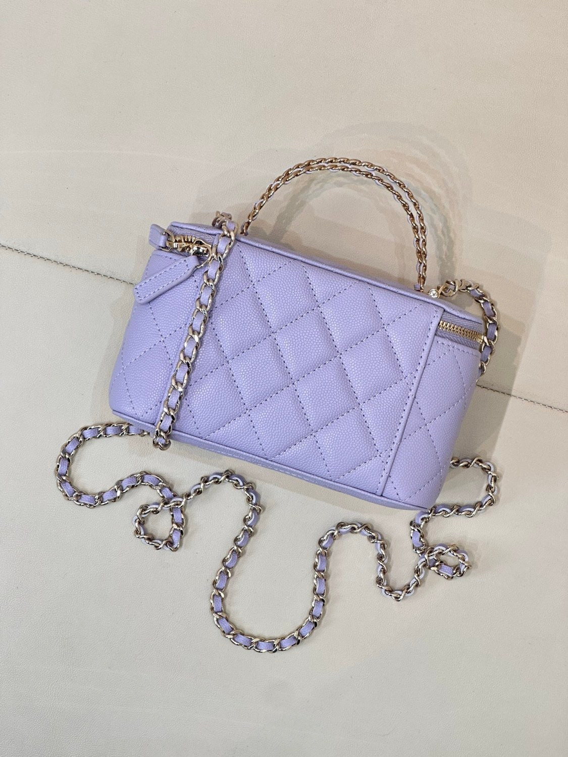 CHANEL Long Vanity With Chain Grained Shiny Calfskin Gold-tone Metal White #383847
