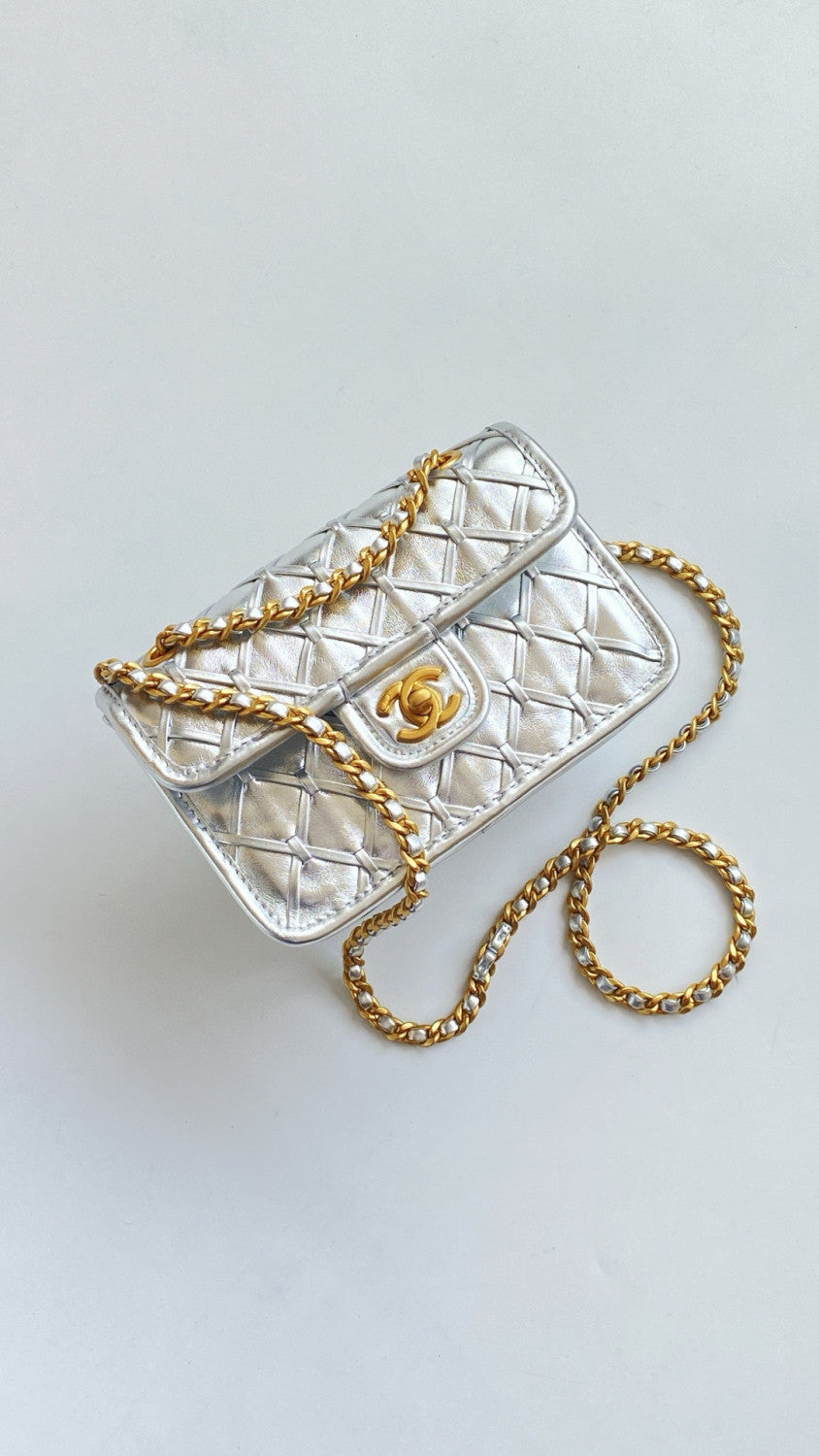 Chanel Women's Silver Lattice Chain Metallic Mirror Calfskin Shoulder Crossbody Bag Bags Metallic-colored Leather Tends To Fade Easily #76372