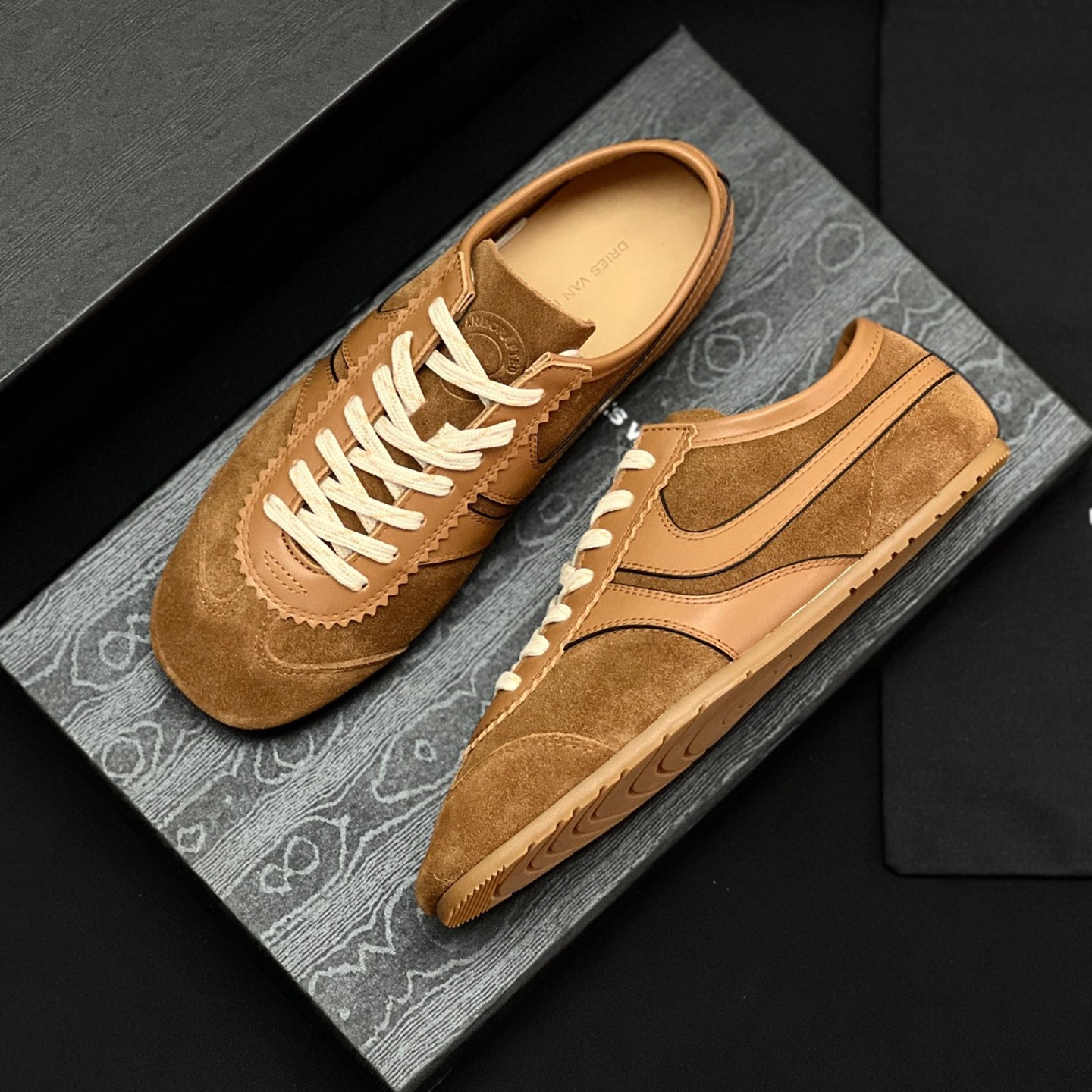 Dries Van Noten Women's Marathon Retro Training Shoes Four Seasons Solid Color Round Toe Lace-up Low-top Leather Casual Shoes #81462