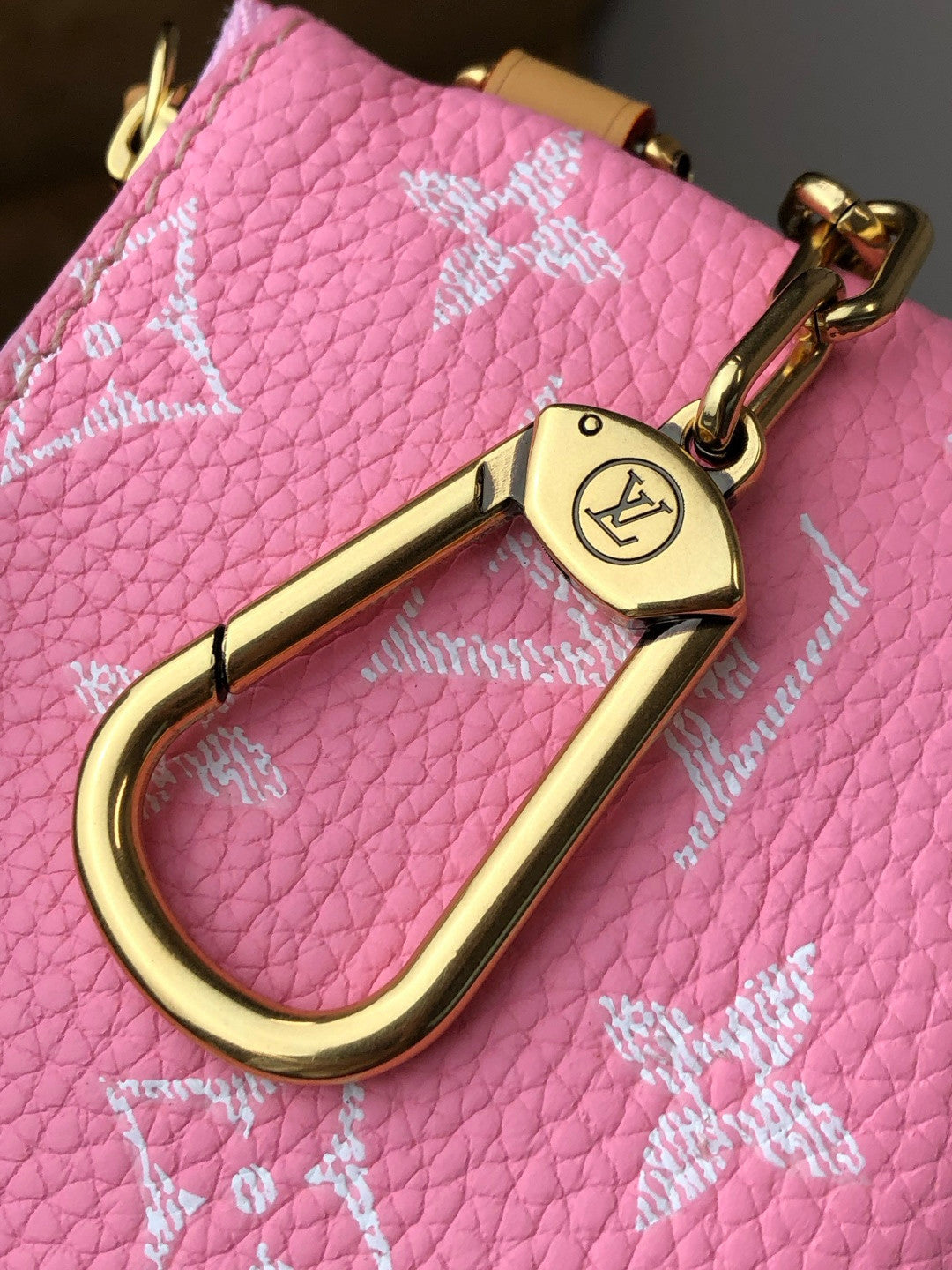 Louis Vuitton Women's Fashion Classic Cherry Blossom Pink Logo Zipper Closure Leather Shoulder Bag Handbags In Small Medium And Large Sizes Crossbody Bag Bags #78657