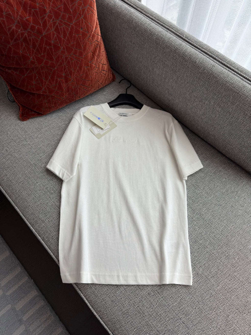 Burberry 26ss Men's and Women's Artistic Font Logo Embroidered T-shirt #333415