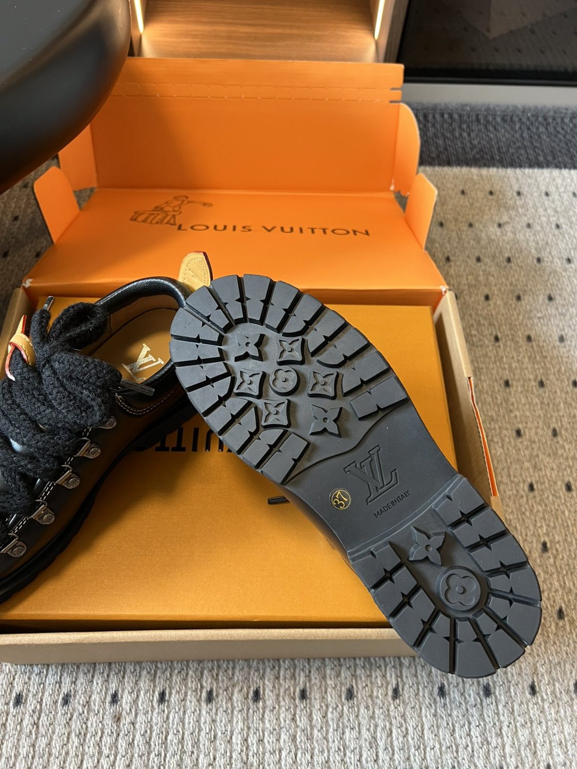 Louis Vuitton LV REMIX  Men's And Women's Spring/summer Fashion Casual Round Toe Lace Up Classic Printed Leather Casual Shoes Hiking Derby Shoes #78382