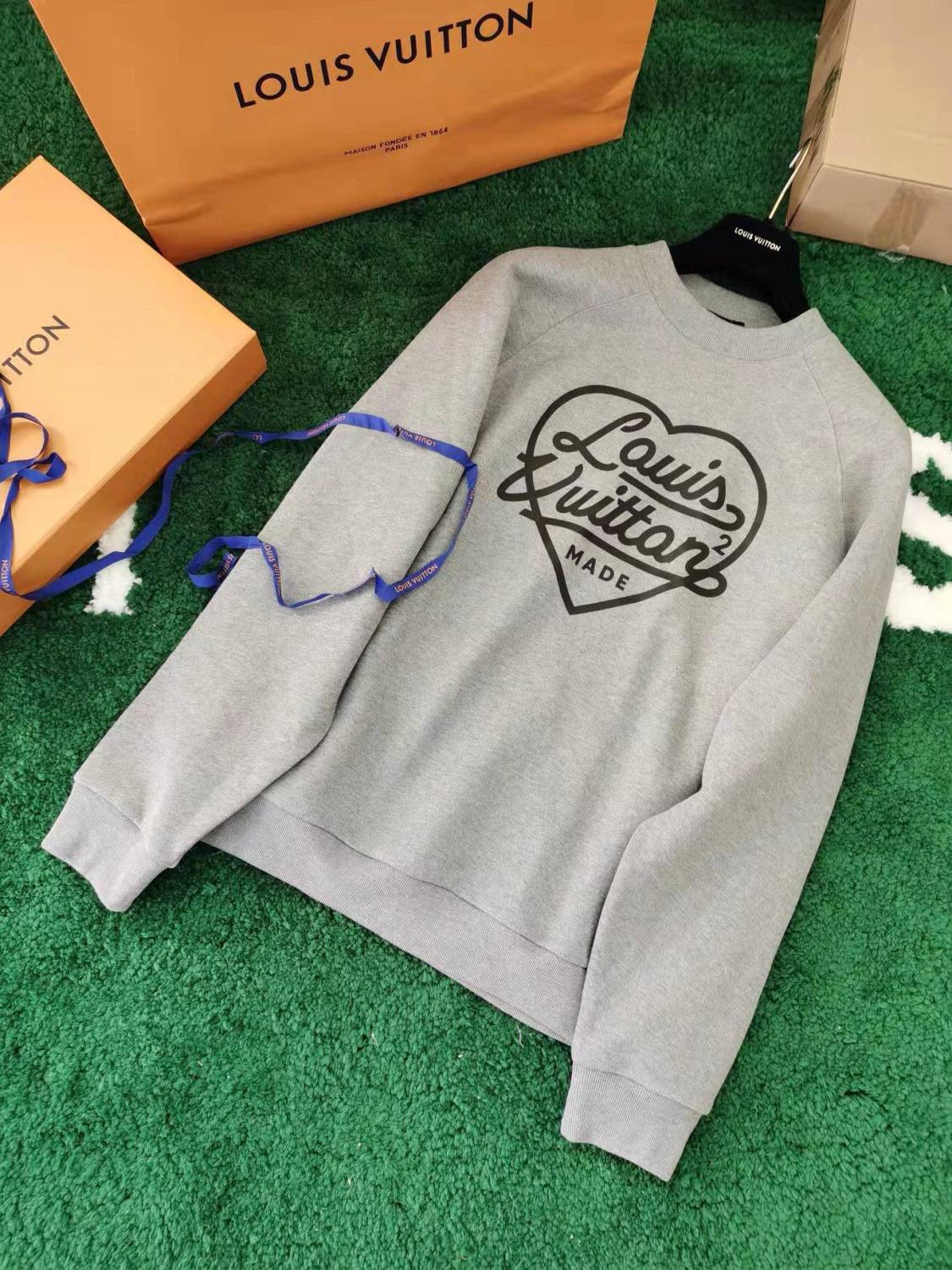 Louis Vuitton Men's Spring and Autumn Gray Love Logo Letter Printed Pullover Sweater Sweatshirt #99751