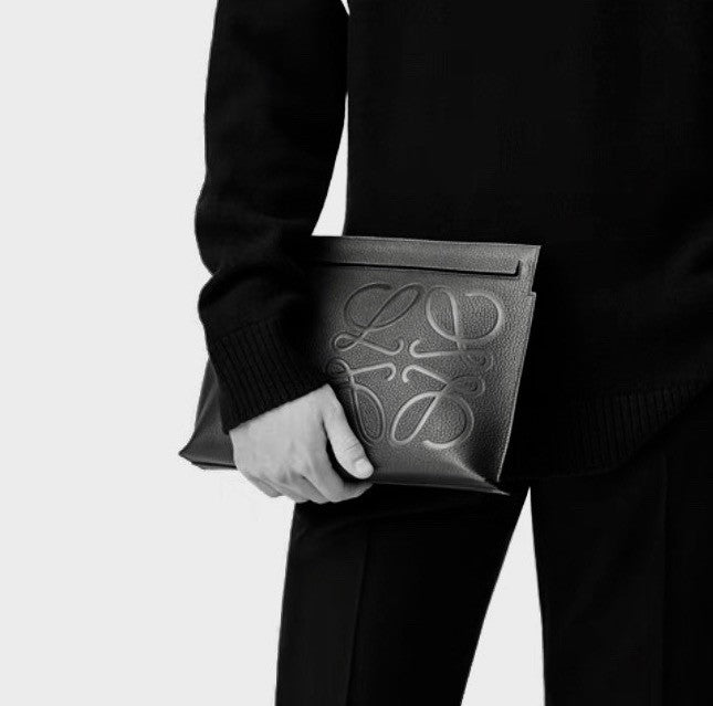Loewe Grain Leather T Pouch Fashion Embossed Clutch Men's Understated Fashion Trendy Zipper Clutch Bags Bag #194730