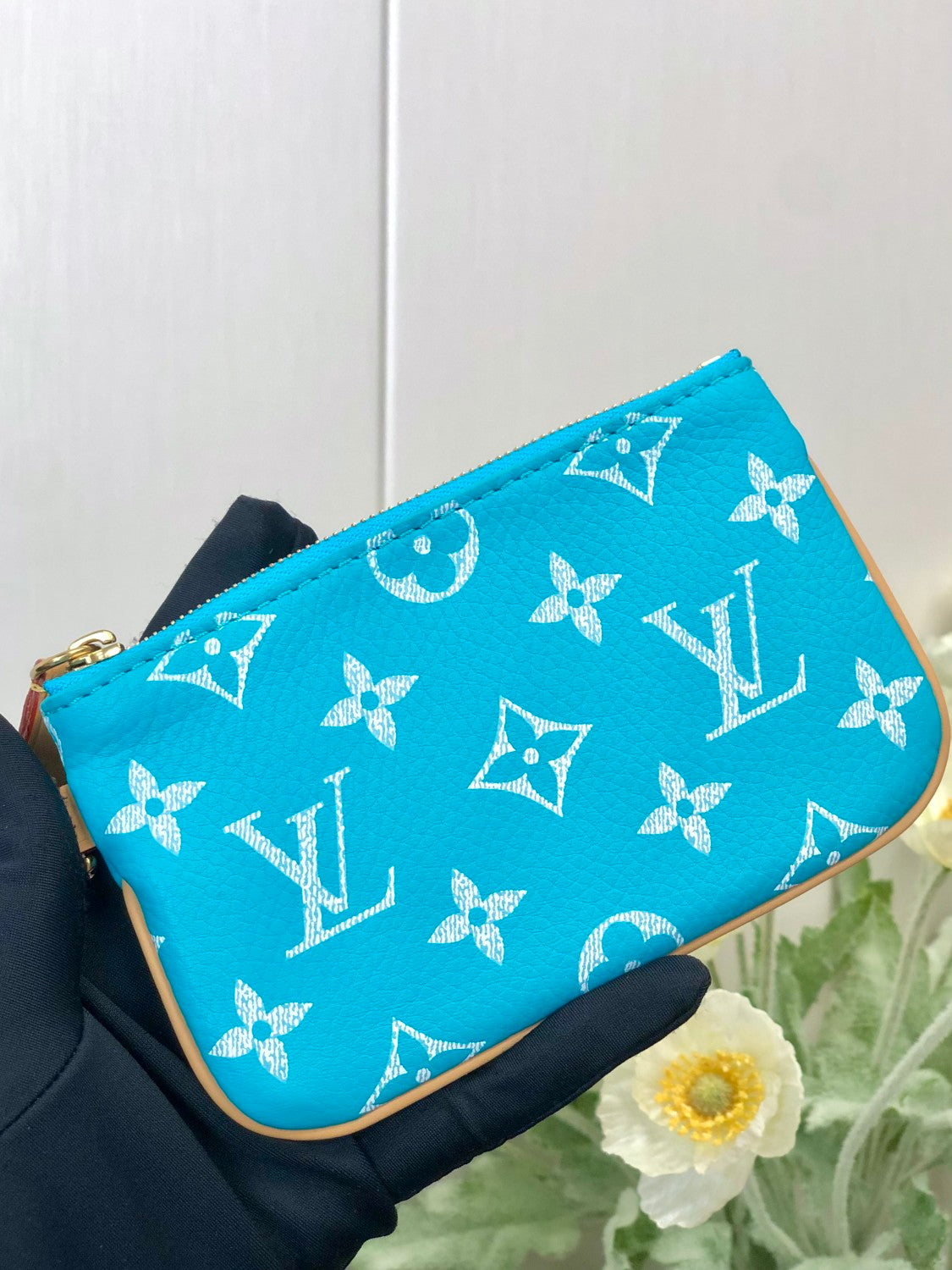 Louis Vuitton Women's Fashion Classic Lake Blue Logo Zipper Closure Leather Shoulder Bag Handbags In Small Medium And Large Sizes Crossbody Bag Bags #78664