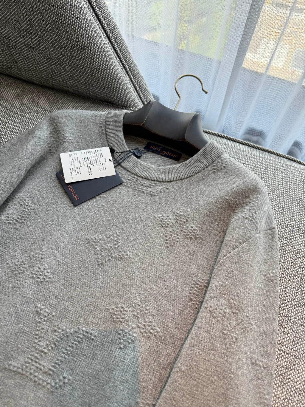 Louis Vuitton Men's and Women's MONOGRAM Embossed Pullover Knitted Three Dimensional Flower Knitted Sweater #332643