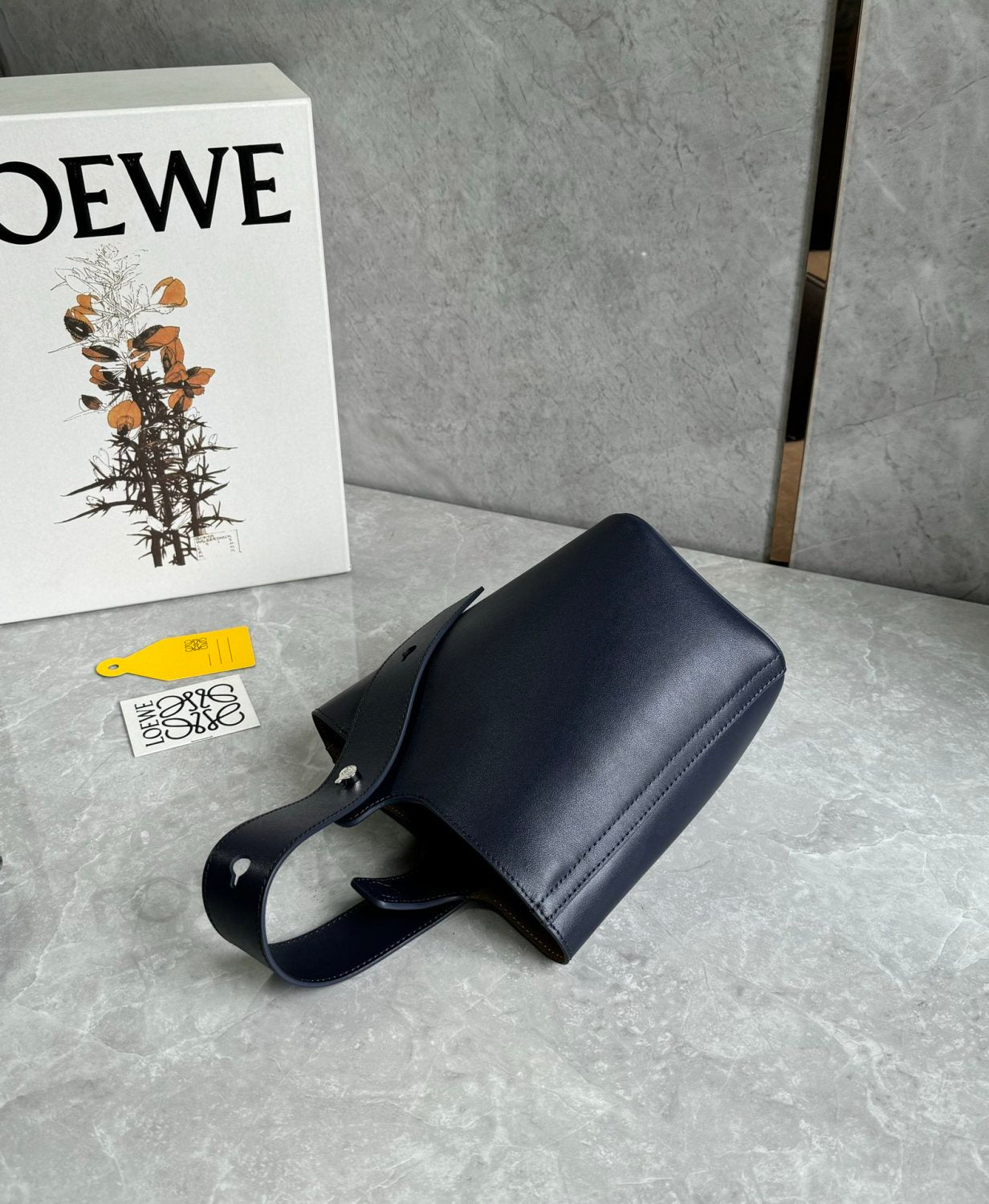 Loewe Mini Pebble Bucke #376317
