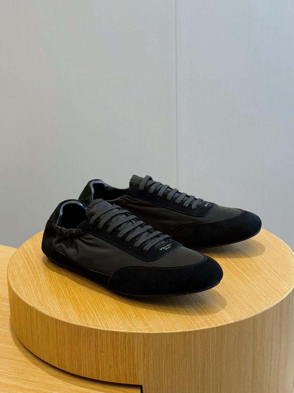 Prada Men's And Women's Spring/fall Fashion Classic Round Toe Lace Up Solid Color Leather Low Top Flat Sneakers Shoes #79215