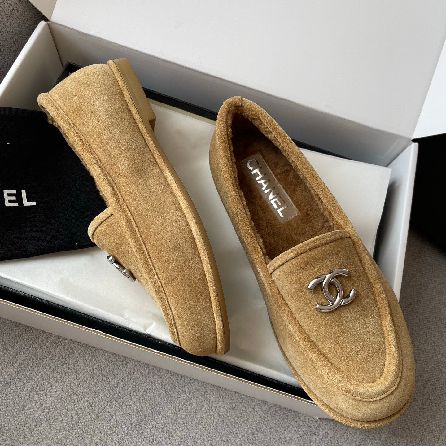 Chanel Women's Fall/Winter Logo Suede Solid-Color Round-Toe Low-Top Loafers Casual Flats Shoes #81589