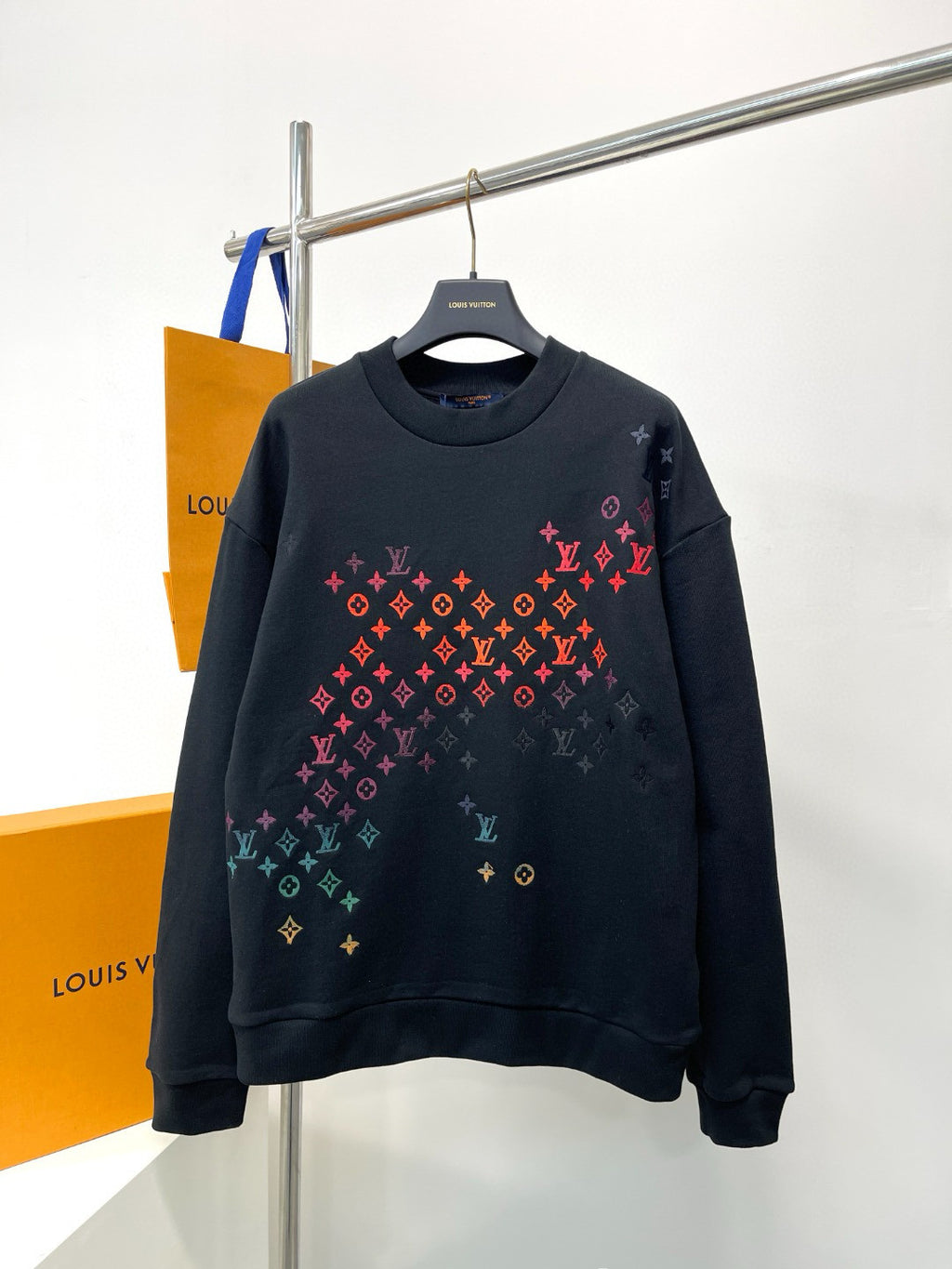Louis Vuitton Men's Spring and Autumn Logo Embroidery Round Neck Cotton Pullover Sweatshirt #97951