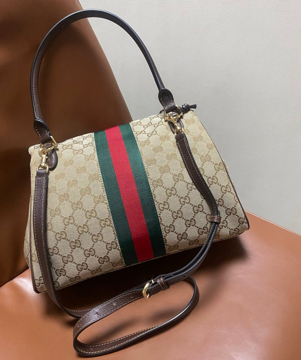 GUCCI Paparazzo Medium Top Handle Bag Leather #383705