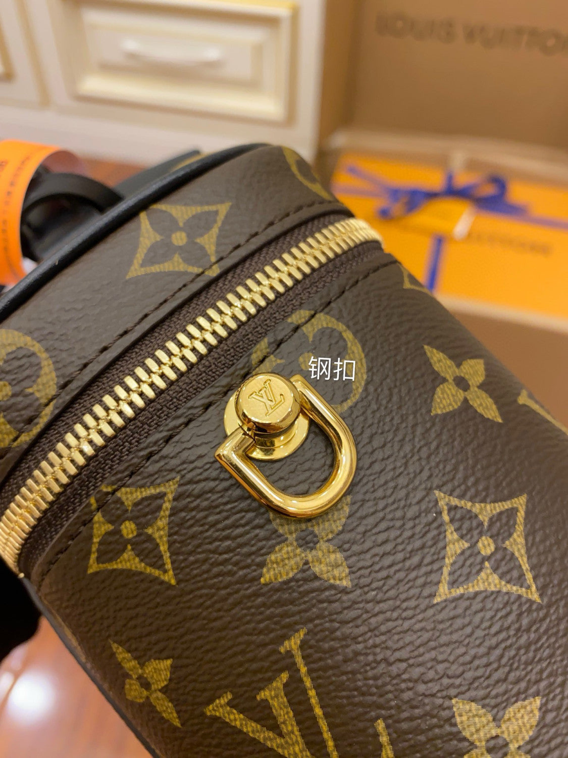 Louis Vuitton Vanity Women's Solid Color Classic Printed Chain Leather Handbag Shoulder Bag Bags #77966