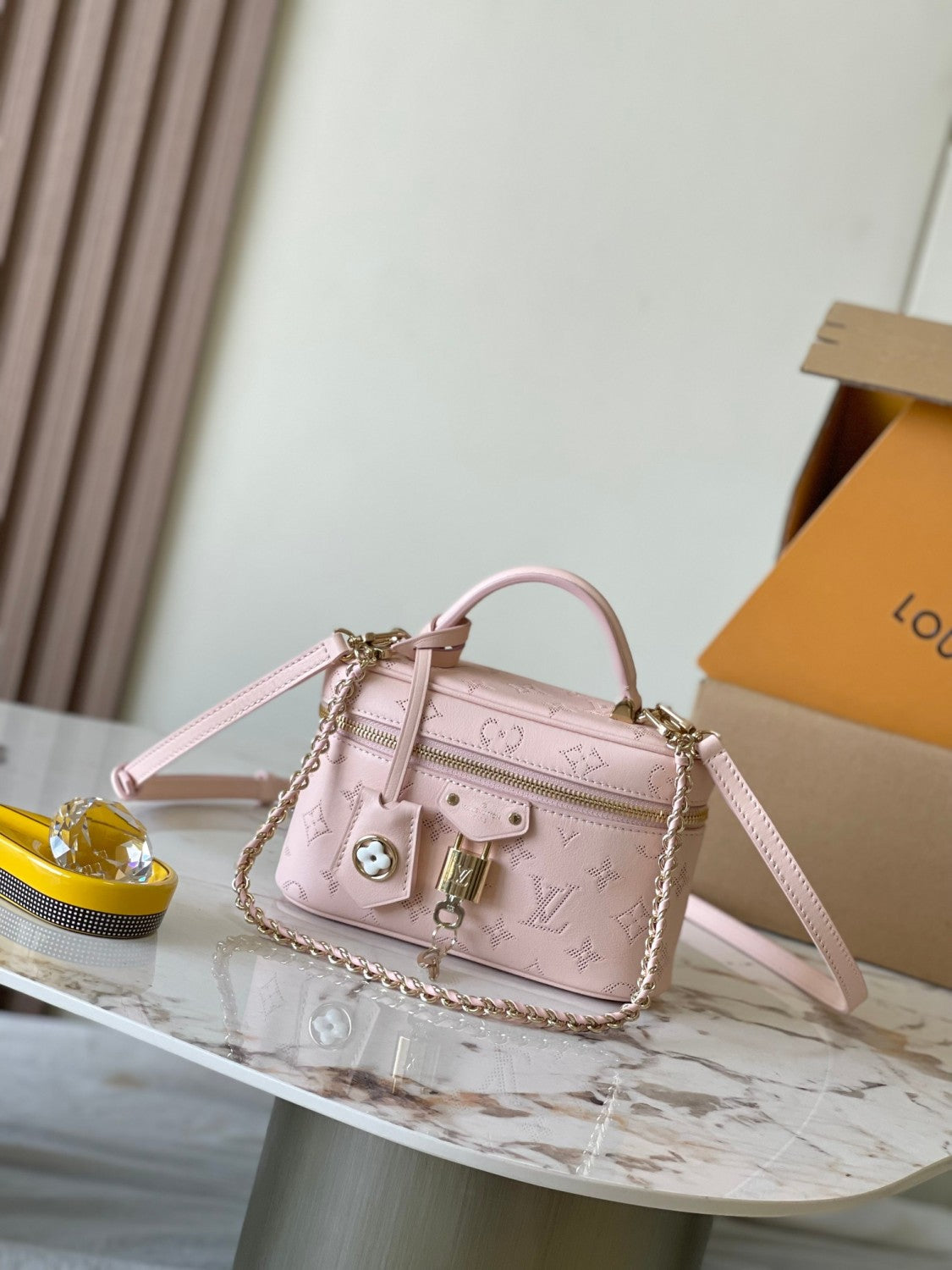 Louis Vuitton Vanity Pouch Flower Ring Women's Gray Monogrammed Pendant Zipper Closure Calfskin Gloves Cosmetic Bag Bags #76843