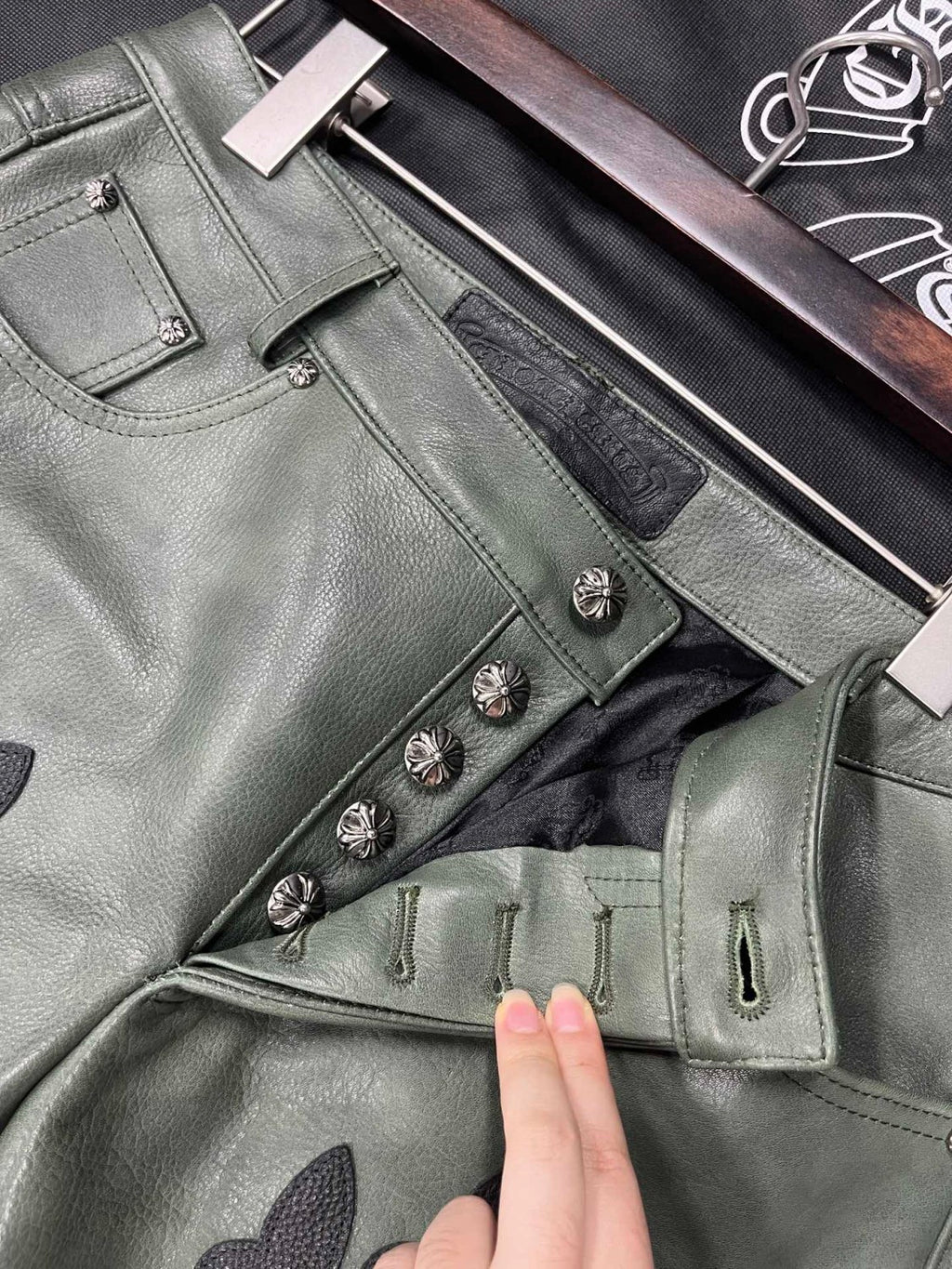 Chrome Hearts Men's Fall/Winter Dark Green Calfskin Leather Patch Embroidered Pants #99894