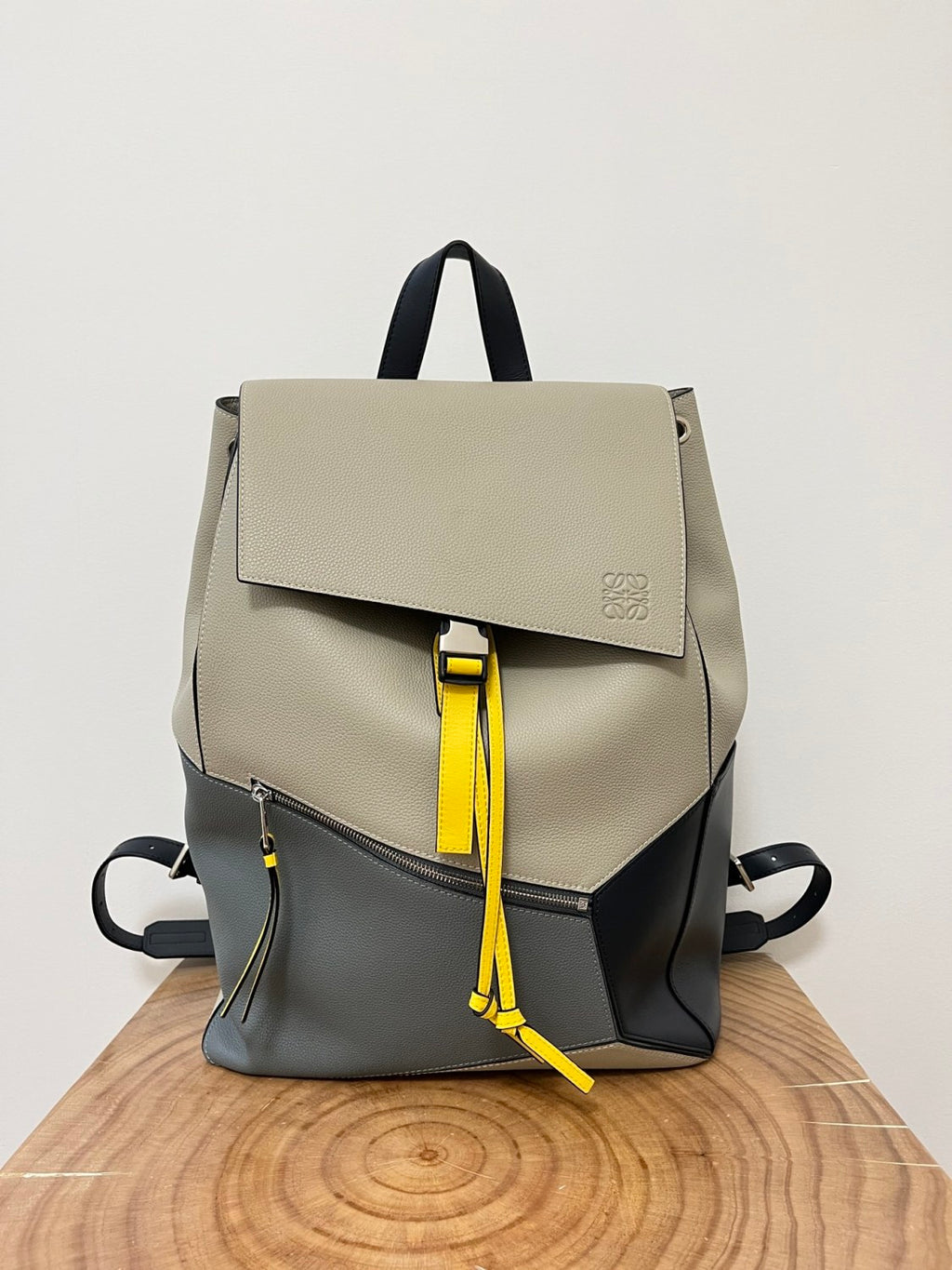 Loewe Jigsaw Backpack Men's Spring And Summer Fashion Luxury Temperament Colour Blocking Shoulder Bag Bags #81371