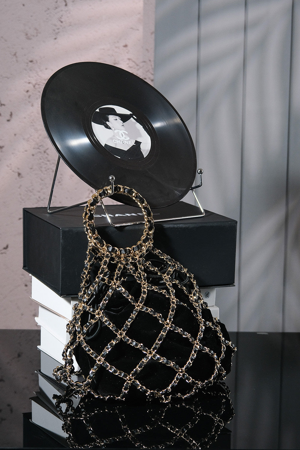Chanel Mesh Clutch Bag With Gold Chain Handbag Black And Gold Accessories Fashionable And Exquisite Evening Bags #82237A