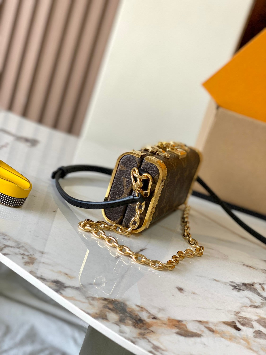 Louis Vuitton Vanity Case Women's Brown Detachable Adjustable Shoulder Strap Magnetic Buckle Closure Canvas Quilted Cowhide Cosmetic Case Shoulder Bag Bags #75148