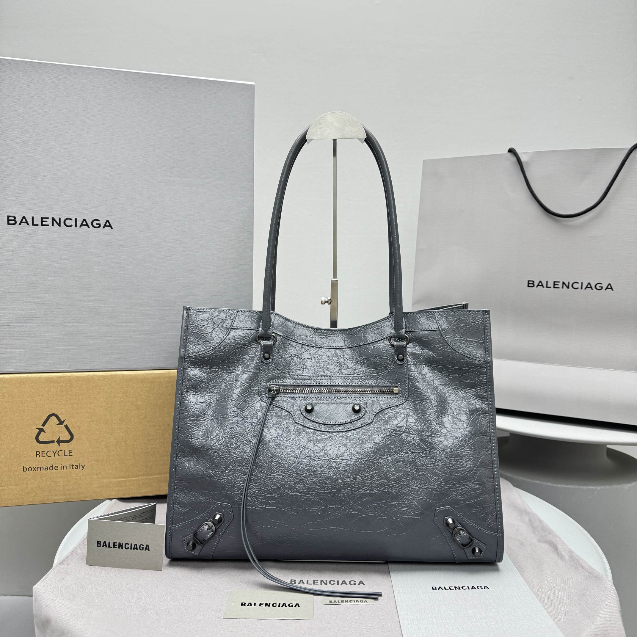 Balenciaga Women's Le City Tote Bag Medium in Black #336744