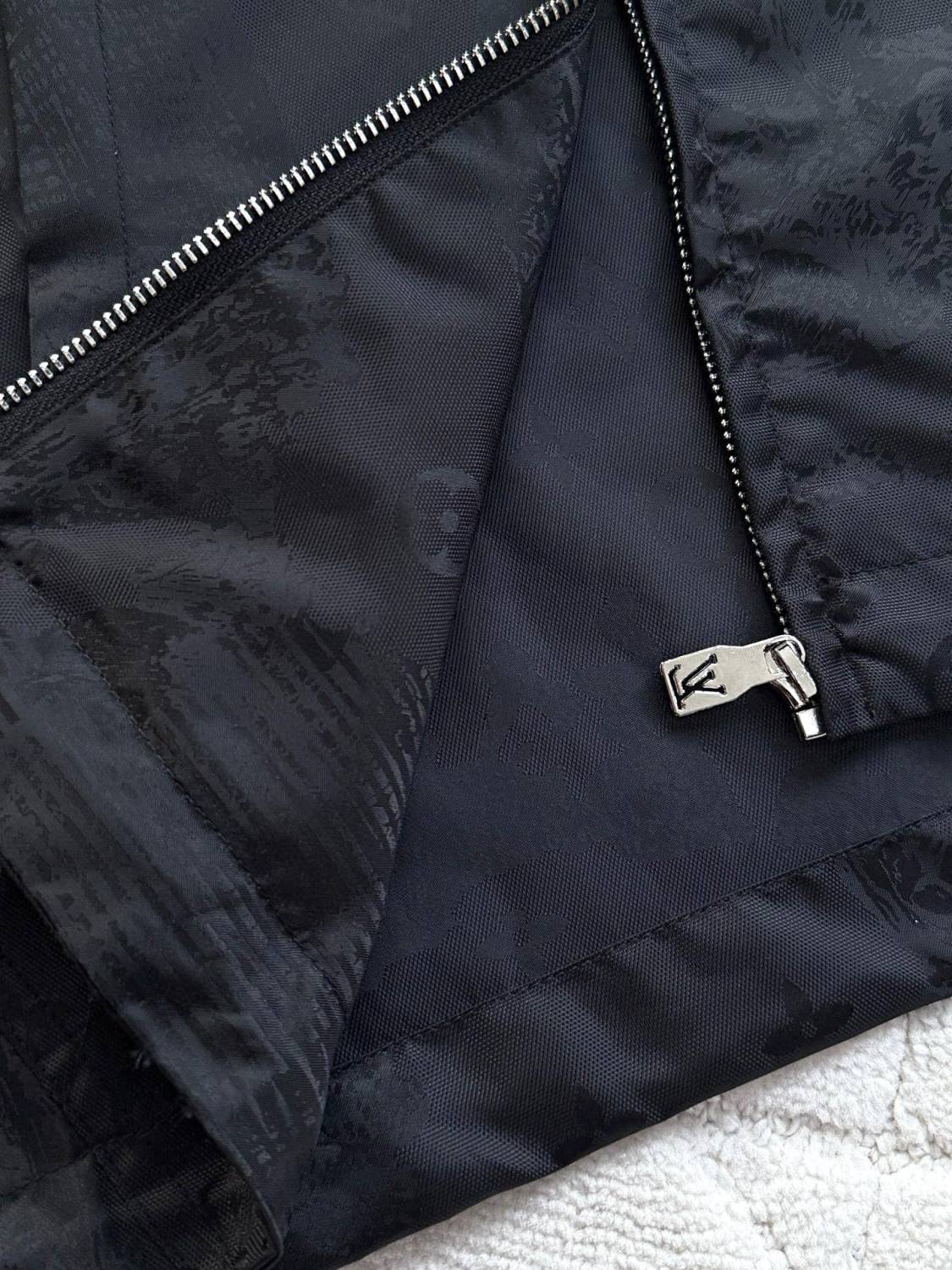 Louis Vuitton Men's Spring and Autumn Solid Color Logo Pattern Full Print Zipper Hooded Long Sleeve Jacket #76377