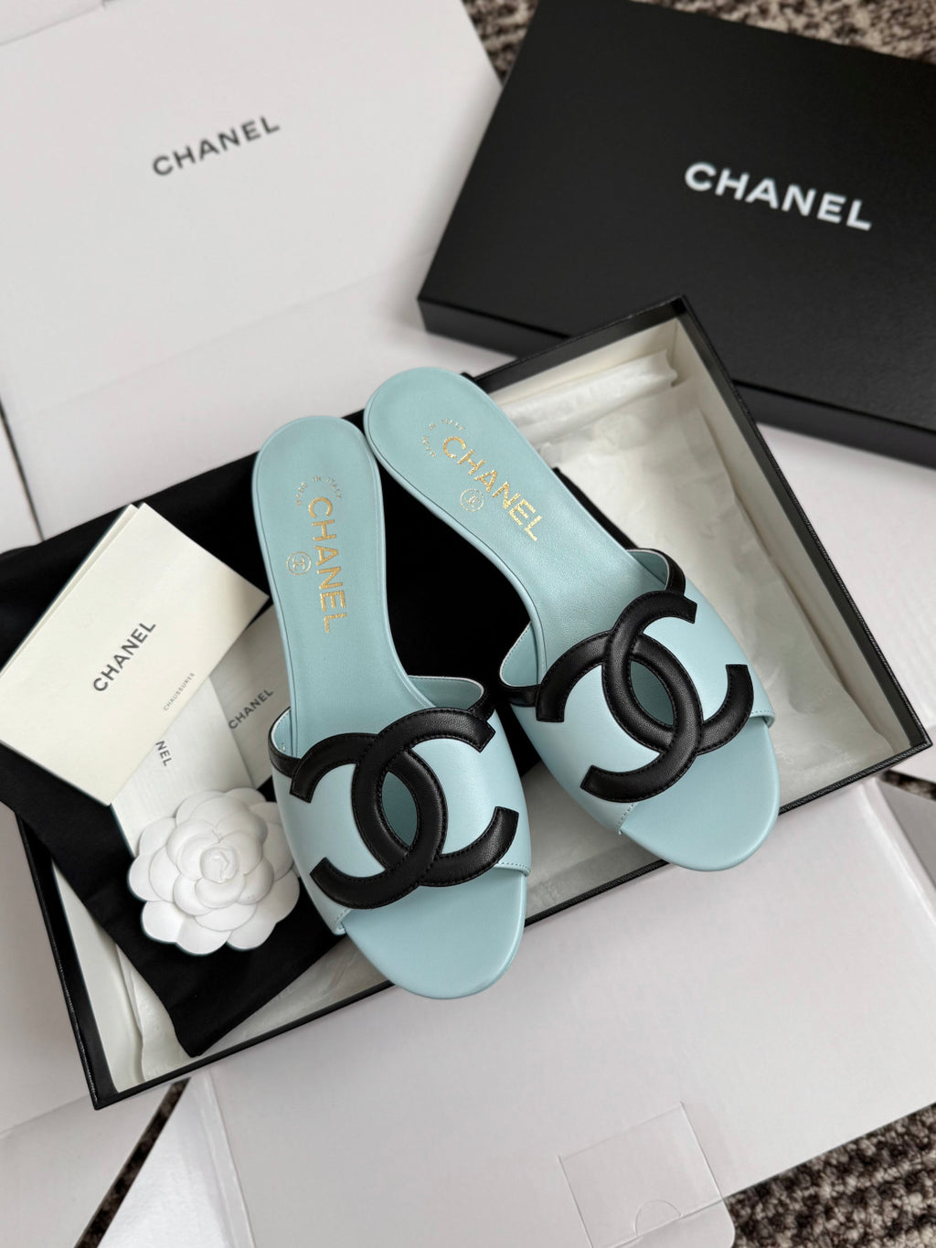 Chanel CC Slippers #381591