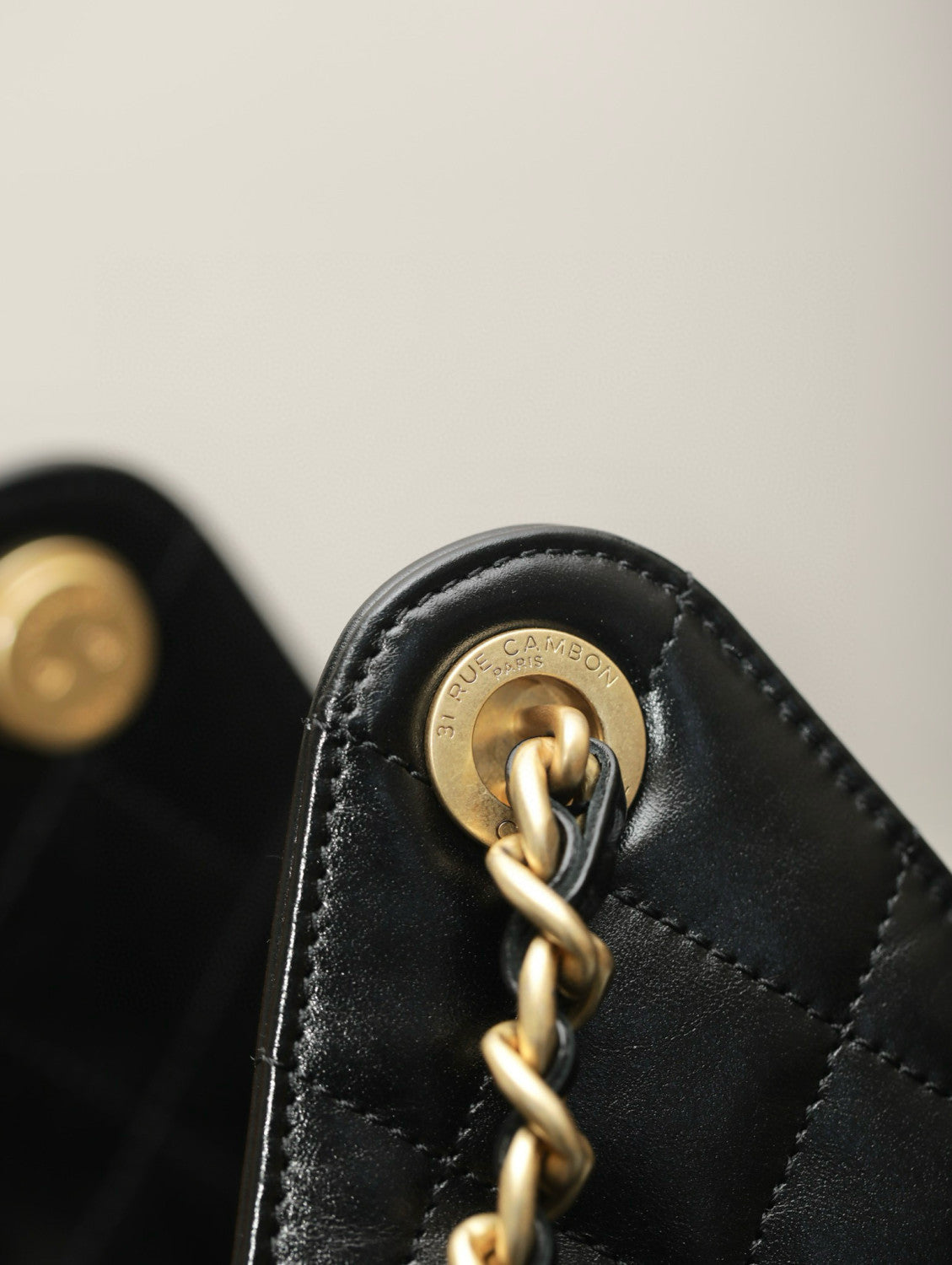 Chanel Women's Classic Double C Logo Solid Color Cowhide & Leather Tote Shoulder Bag Bags #75835